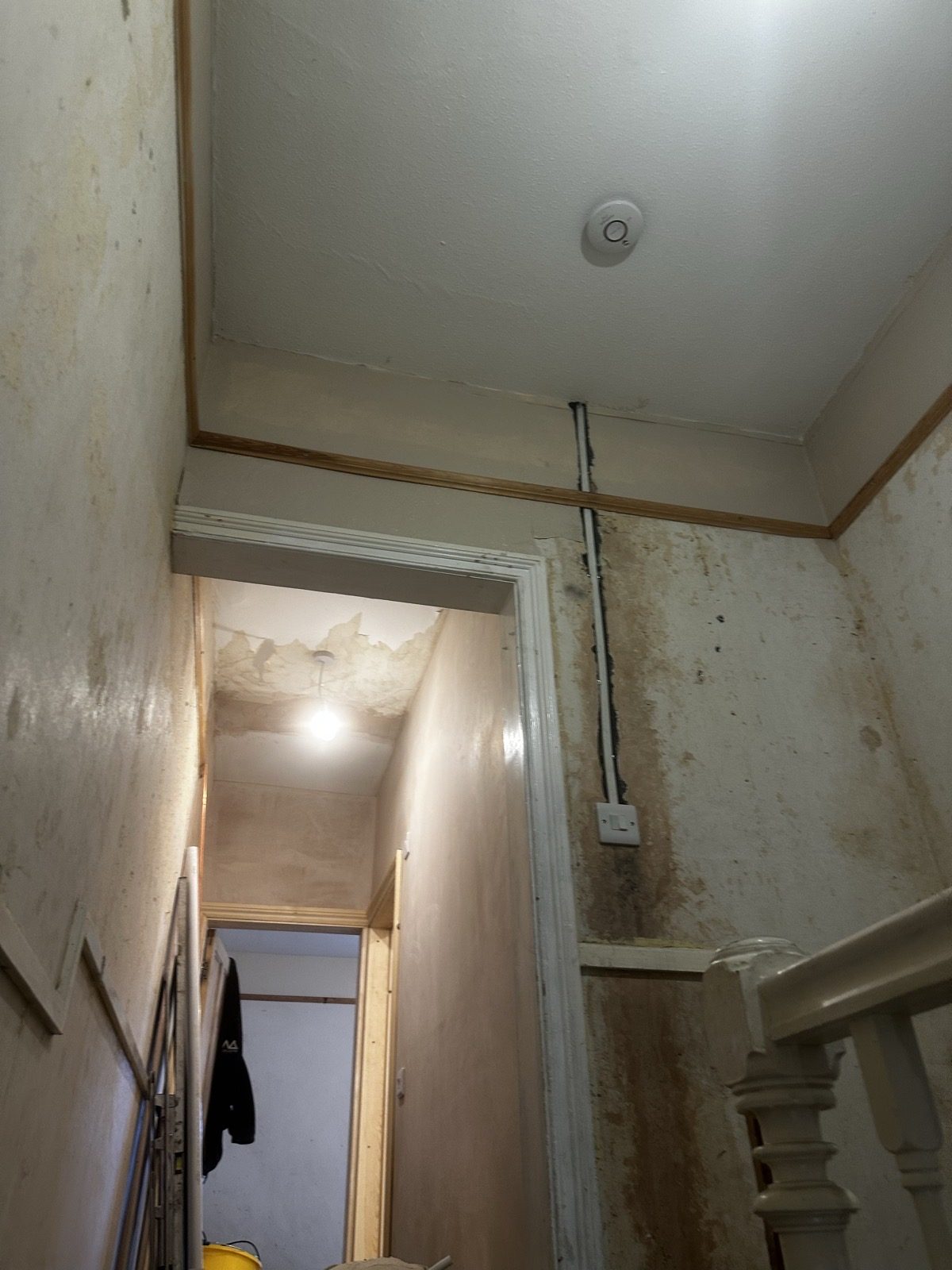 Mains-wired smoke detector installed by DS Electrical in a rental property