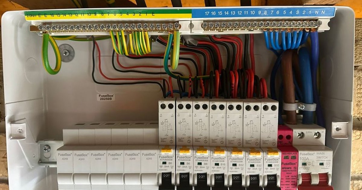DS Electrical install &mdash; dual-RCD distribution board commissioning by Dan Stevens