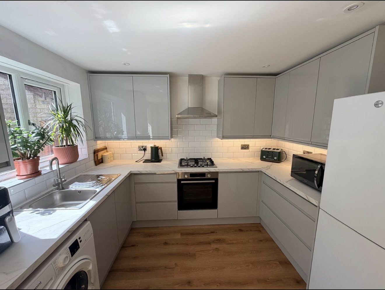 Shepton Mallet kitchen with new socket circuits and LED lighting by DS Electrical